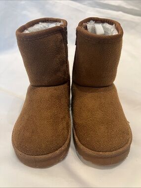 “🩷Bundle 4/$19” Toddler size 5/6 Faux Suede Cozy Winter Boots shoes